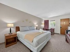 Eagle Motel Suite 224