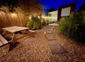 Romantic Tiny House with Private Jacuzzi and Garden between Amsterdam Haarlem and Schiphol Airport