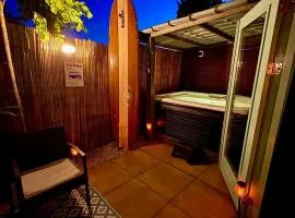 Cozy comfortable house with jacuzzi & private garden near Amsterdam