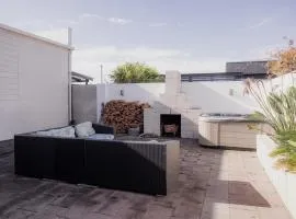 Ruby SoHo Spa Villa