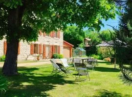 Gîte confortable en Auvergne proche de randonnées - FR-1-582-346