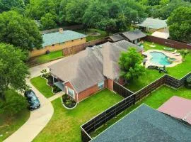 Impressive 5BR 3,5BA Holiday Home with Pool, Game Room & Cinema Room
