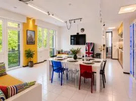 Stylish 8-Bed Home near Duomo ideal for Groups Families with terrace garden parking