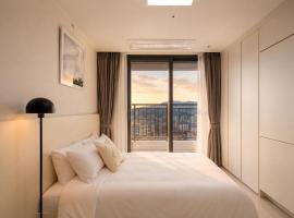 Urbanstay Busan Cityhall, hotell i Busan