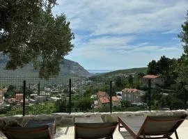 Whispering Hills House Sea & Mountain View