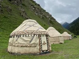 Burgansuu yurt camp