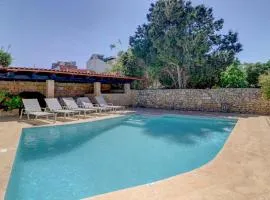 Wonderful 4BR Farmhouse with Private Pool