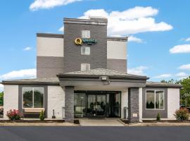 Quality Inn Rochester West: Rochester şehrinde bir otel