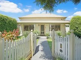 Relaxing 3BR Retreat Close to Beach Historic Port