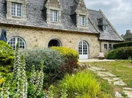 Granite House By Portsall Fishing Port In Brittany