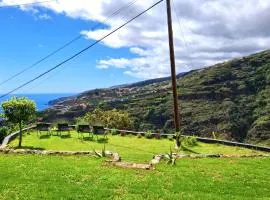 Gästezimmer mit Außenküche l Casa Vento Madeira