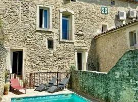 18Th-Century Stone House In Lagnes
