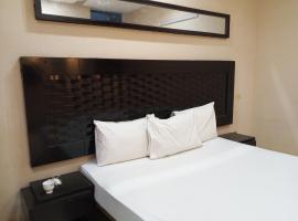 Fivee Hotel Model Town Multan, hotel em Multan