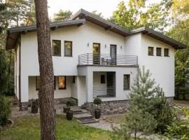 Golden Villas Forest Spa Retreat - Jacuzzi & Sauna