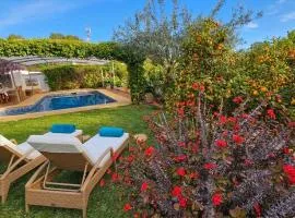 Villa Paradise Private pool and garden in a natural park for 9