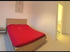 Spacious en-suite bedroom