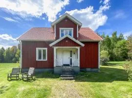 3 Bedroom Pet Friendly Home In Skruv