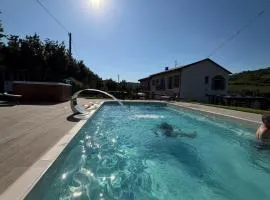 Cà d'Rita Monferrato - idromassaggio e piscina esterni