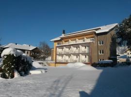 Familienhotel Adler, hotel en Lingenau