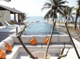 Villa 6 BedRoom Beach Front With Free Breakfast