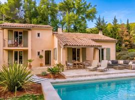 CASA-Ventoux avec piscine privée, hôtel à Buisson
