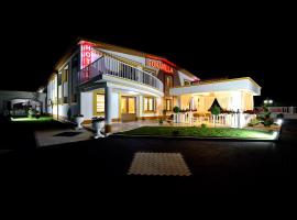 Bonavilla Complex, hotel in Aleşd