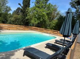 La parenthèse Relax Gite avec Spa Privatif Proche de Carcassonne: Trèbes şehrinde bir otel