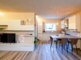 Elegant Apartment Garden & Parking