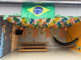 A 3,3 km do Parque do Povo