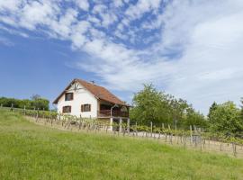 Holiday Home Pax by Interhome, hotel in Látrány