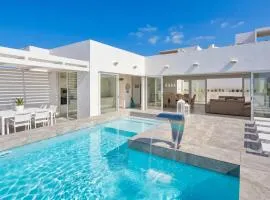Villa Blu - Indoor Heated Pool, Sauna & Games Room