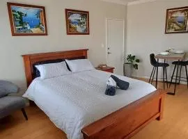 Cosy Haven - Large Comfy Dwelling