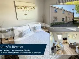 Dudleys Retreat - Part of the The Bay Filey Holiday Village with pool, gym and direct beach access, pub, restaurant, tennis and meadows walks