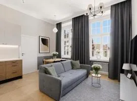 Panoramic Market Square View 2 bedrooms R265