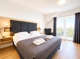 ROYAL Villa RESORT & SPA - Jacuzzi, Sauny, MELEX na plażę, Masaże, Apartamenty z kuchnią, Widok na Zalew Wiślany, ξενοδοχείο σε Krynica Morska