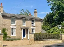 Yew Tree House, Bed & Breakfast in Colchester