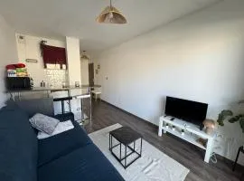 Studio cosy avec balcon et parking