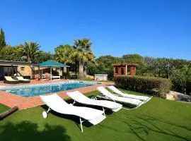 Family-friendly villa with pool & padel court near El Torcal de Antequera
