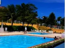 Vista para a lagoa - Enseada Azul, perto da Bacutia e Peracanga - Duas suítes Ar Condicionado - Varanda Gourmet - Lazer Completo, piscinas, quadras, sauna, pescaria, náutica, bar, restaurante, parques - Estacionamento e Portaria 24h