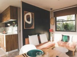 Camping le Sous-Bois, hotel sa Saint-Pierre-dʼOléron