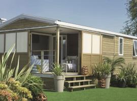 Camping le Sous-Bois, hotel di Saint-Pierre-dʼOléron