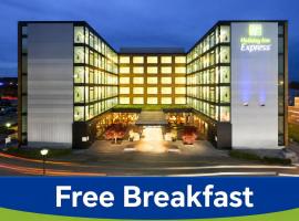 Holiday Inn Express Zürich Airport by IHG, hotel em Rümlang