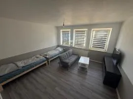 EMAS 9, Schönes Apartment mit 2 Einzelbetten, WLAN, Küche