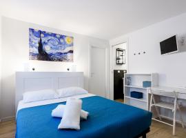 Luxury Appartament Piazza Roma, hotel ad Ancona