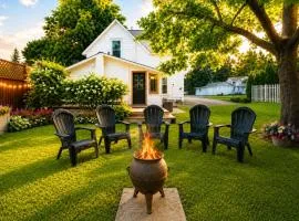 Walk to Beach and Downtown - Wellington PEC Cottage