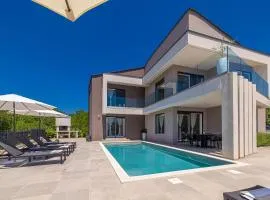 Villa La Vie with private pool