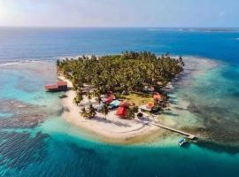Isla Diablo San blas cabaña en la orilla del mar, hôtel à Cagantupo