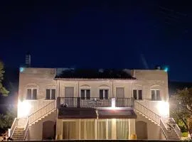 The V suites of Aegina
