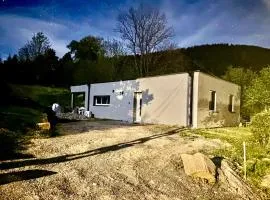Gîte avec spa privé, calme 4 à 6 pers 2 chambres, Terrasse et BBQ