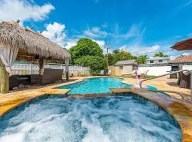 Tiki Sea Breeze Retreat- PoolSpa - 5 Min to Beach
